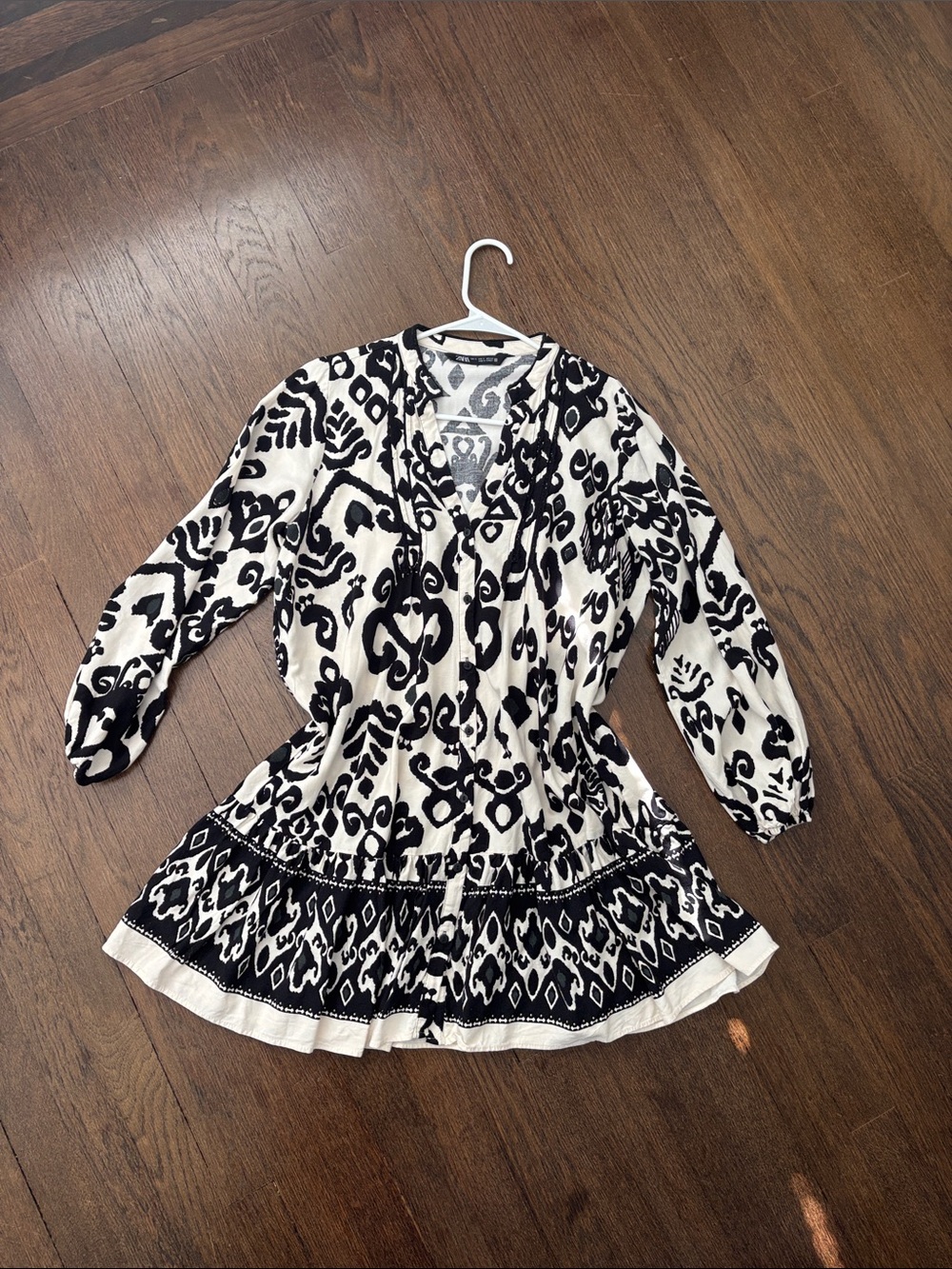 Zara Black and White Long Sleeve Printed Dress